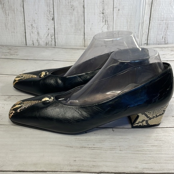 Vintage Bellini Black Leather and Reptile Button Low Heel Pump - Picture 5 of 15